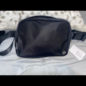 NWT LULULEMON EVERYWHERE BELT BAG